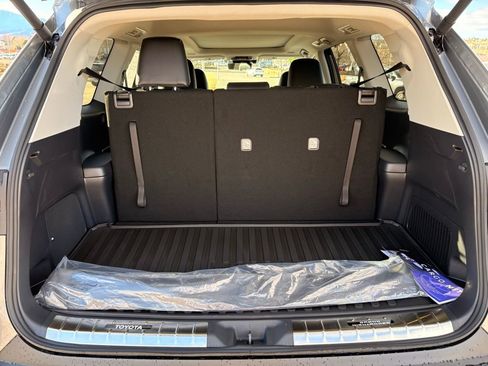 Used 2026 Toyota Grand Highlander AWD image 28