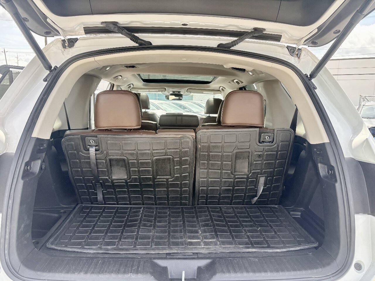 Used 2024 Honda Pilot Elite image 12