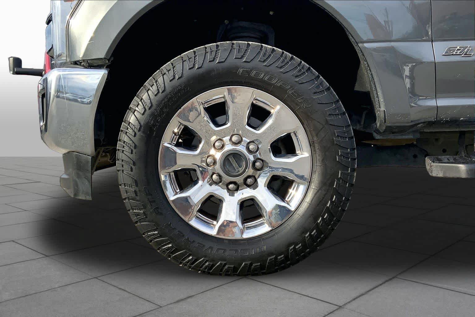 Used 2019 Ford F250 Lariat w/ Chrome Package AWD/4WD image 9