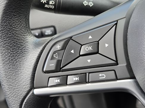 Used 2021 Nissan Rogue Sport S FWD image 19