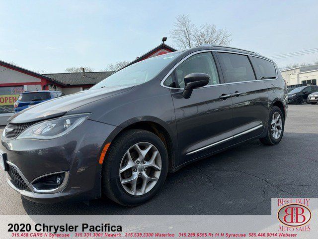 Used 2020 Chrysler Pacifica Touring-L w/ Tire & Wheel Group FWD image 7