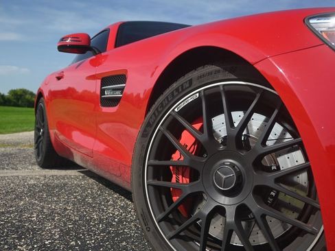 Used 2016 Mercedes-Benz AMG GT S image 4