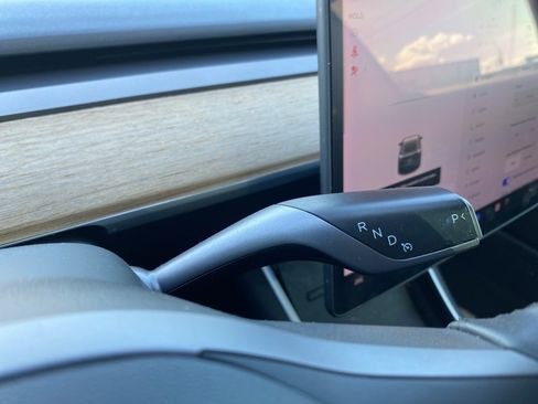 Used 2019 Tesla Model 3 image 25