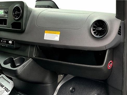 Used 2025 Mercedes-Benz Sprinter 2500 image 28