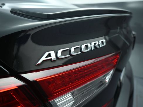 Used 2021 Honda Accord Sport image 38