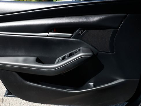 Used 2021 MAZDA MAZDA3 s image 47