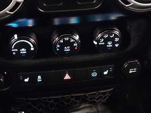 Used 2012 Jeep Wrangler Sahara w/ Dual Top Group image 20