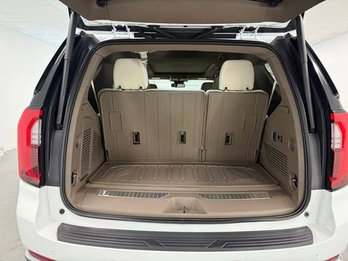 New 2026 GMC Yukon Denali image 8