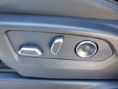 New 2026 GMC Yukon Denali w/ Sun & Power Step Package image 21