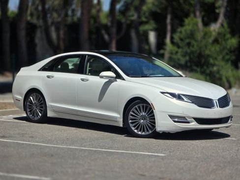 Used 2013 Lincoln MKZ Hybrid FWD image 4