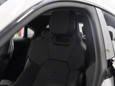 Used 2022 Audi e-tron GT Premium Plus image 36