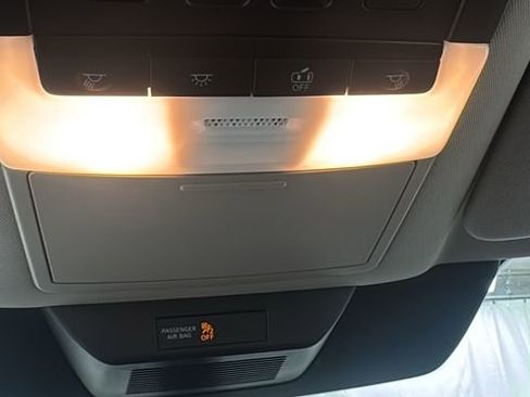 Used 2024 Nissan Pathfinder SL w/ SL Premium Package image 31