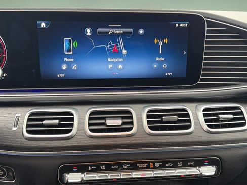 Used 2025 Mercedes-Benz GLS 450 4MATIC image 34