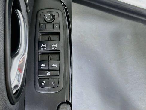Used 2023 Jeep Cherokee Altitude Lux w/ Lux Elite Package AWD/4WD image 18