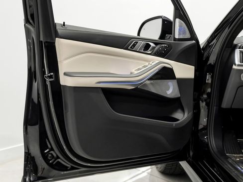 Used 2024 BMW ALPINA XB7 image 36