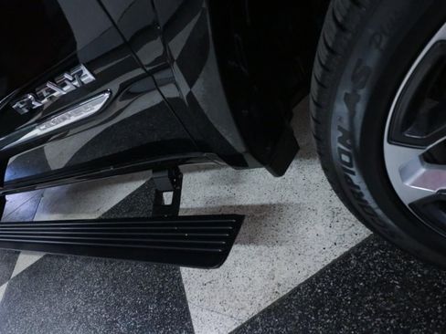 Used 2024 RAM 1500 Limited AWD/4WD image 32