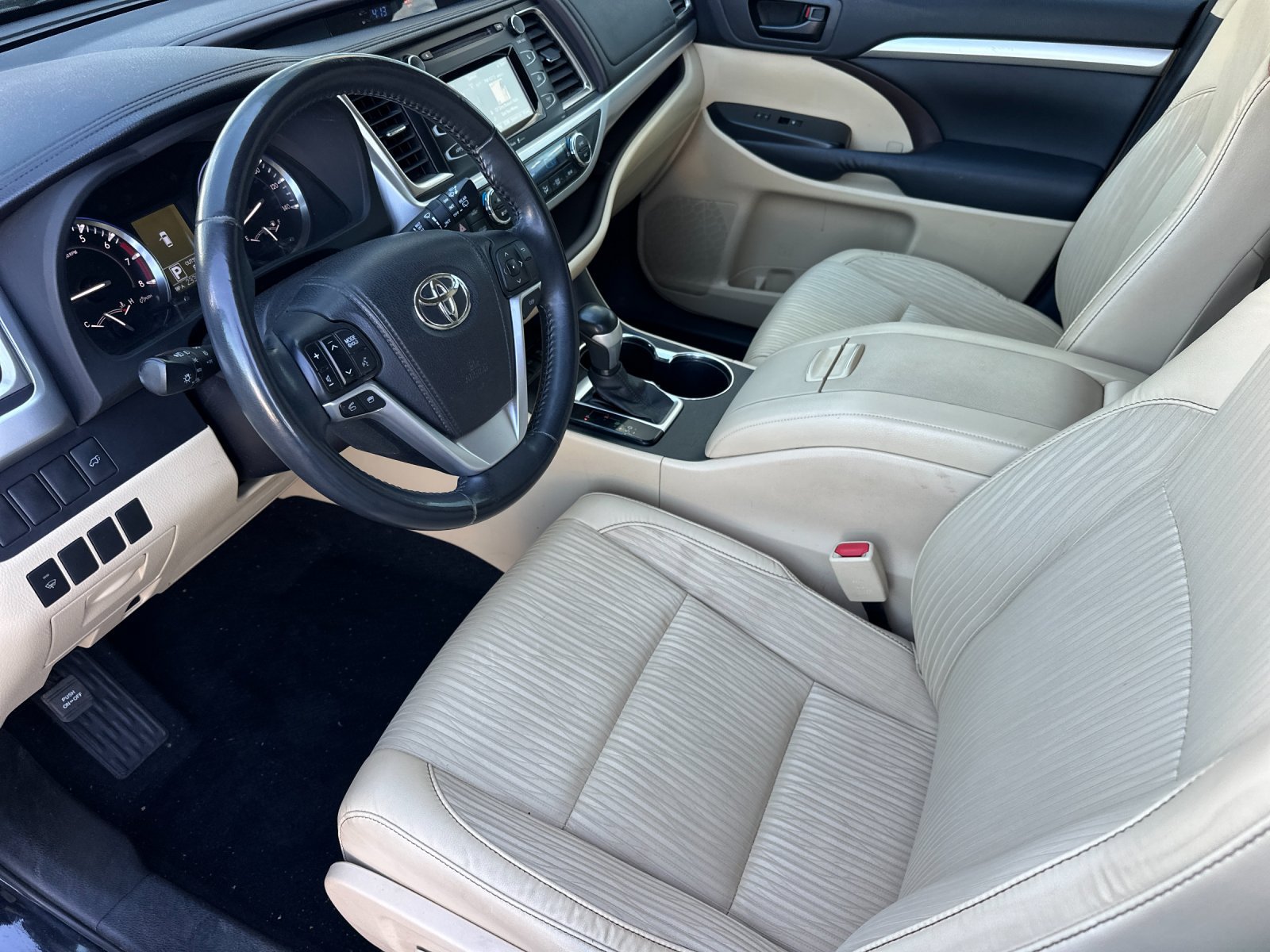 Used 2015 Toyota Highlander Plus AWD/4WD image 10