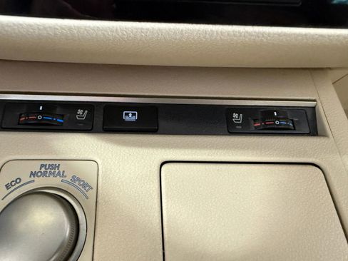 Used 2014 Lexus ES 300h image 22