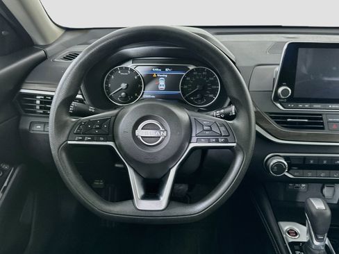 Used 2023 Nissan Altima 2.5 SV FWD image 17