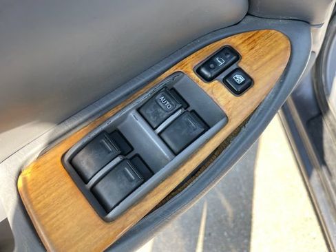 Used 1997 Toyota Camry LE w/ Leather Trim Pkg FWD image 21