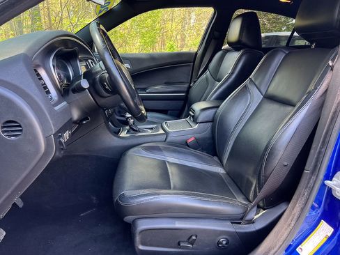 Used 2021 Dodge Charger SXT w/ Leather Interior Group RWD image 12