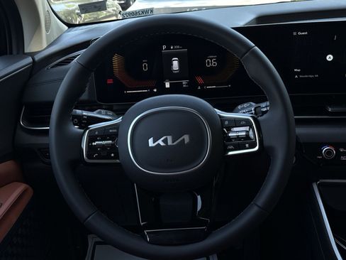 New 2026 Kia Carnival EX FWD image 36