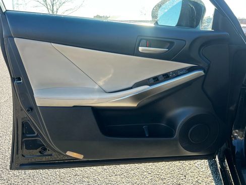 Used 2017 Lexus IS 200t F Sport image 12