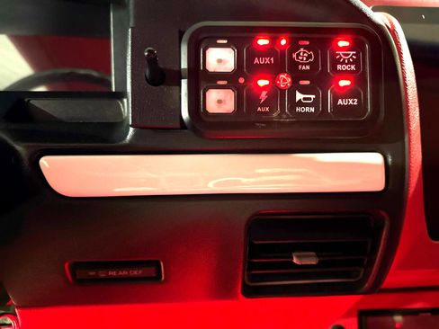 Used 1994 Ford Bronco XLT image 89