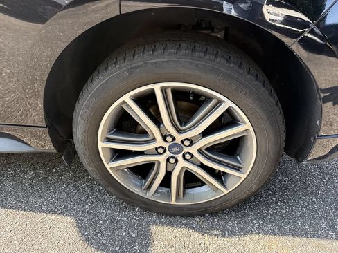 Used 2019 Ford Edge Titanium w/ Equipment Group 301A AWD/4WD image 19