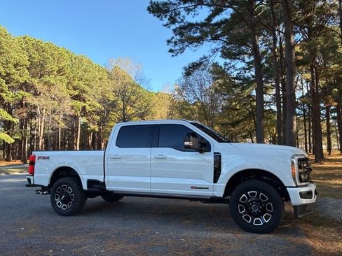 Used 2025 Ford F350 Platinum w/ FX4 Off-Road Package image 2