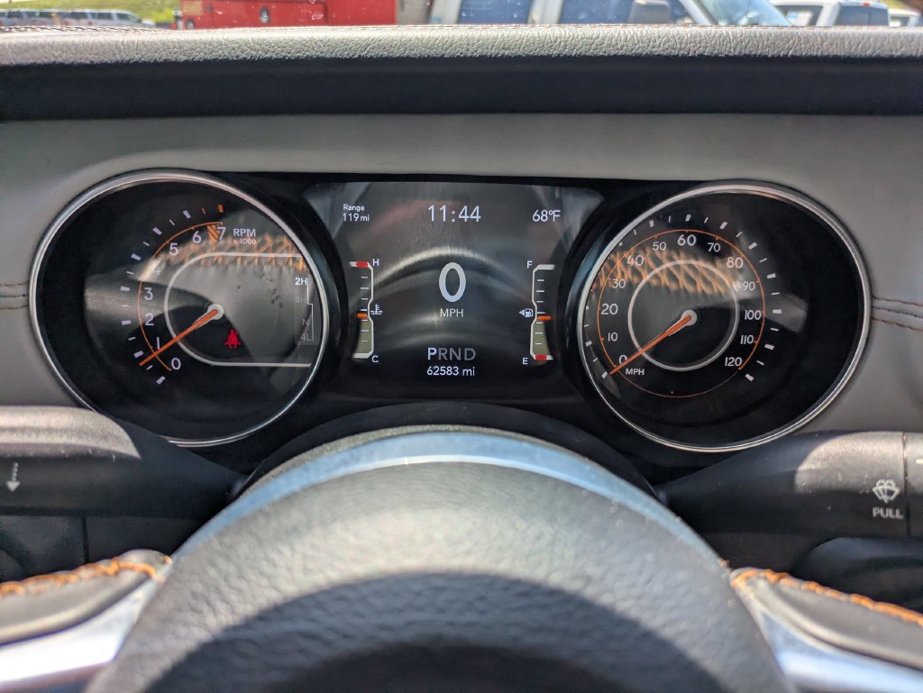 Used 2023 Jeep Gladiator Overland AWD/4WD image 11
