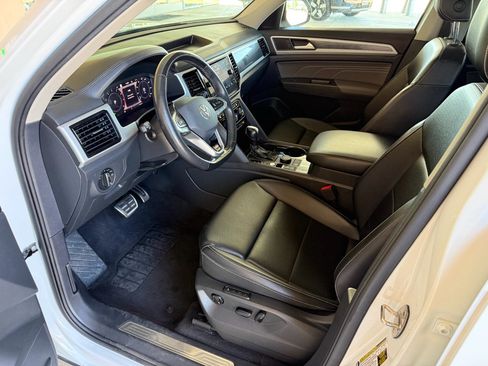 Used 2023 Volkswagen Atlas SEL R-Line AWD/4WD image 11