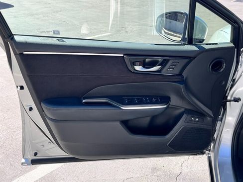 Used 2018 Honda Clarity Touring image 17