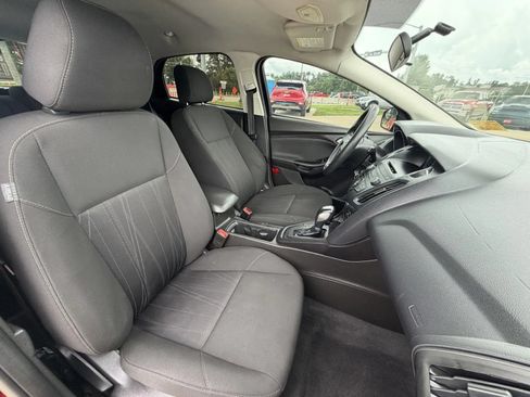 Used 2016 Ford Focus SE FWD image 15