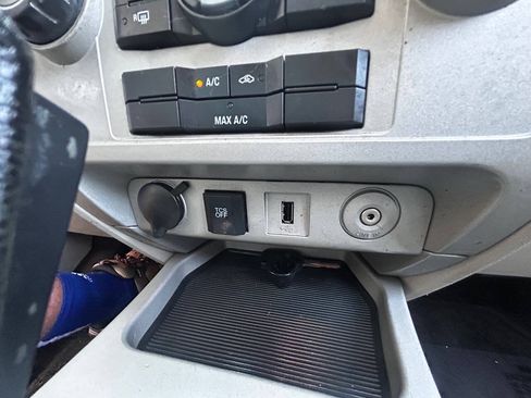 Used 2012 Ford Escape XLT FWD image 11