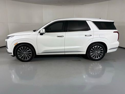 Used 2024 Hyundai Palisade Calligraphy image 5