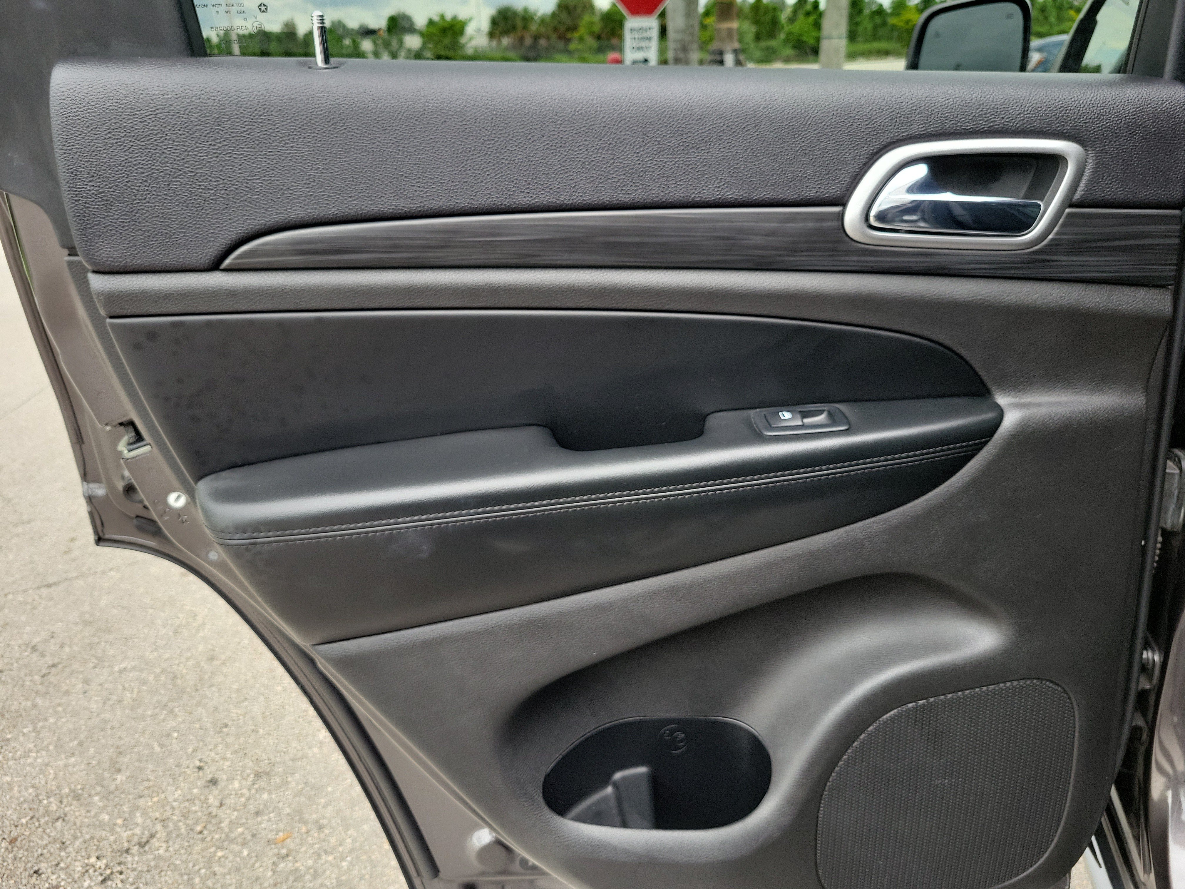 Used 2019 Jeep Grand Cherokee Altitude RWD image 26