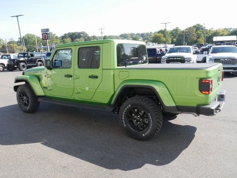 New 2025 Jeep Gladiator High Tide image 9