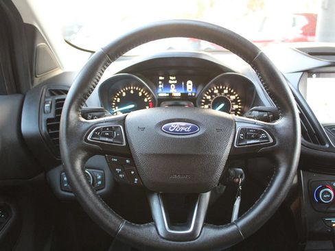 Used 2018 Ford Escape SE w/ Ford Safe & Smart Package AWD/4WD image 15