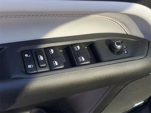 New 2026 Jeep Compass Limited w/ Sun, Sound & Navigation Group image 17