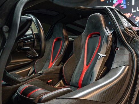 Used 2018 McLaren 720S RWD image 8