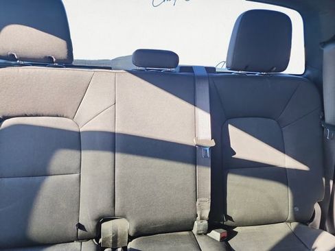 Used 2023 Chevrolet Colorado W/T image 11