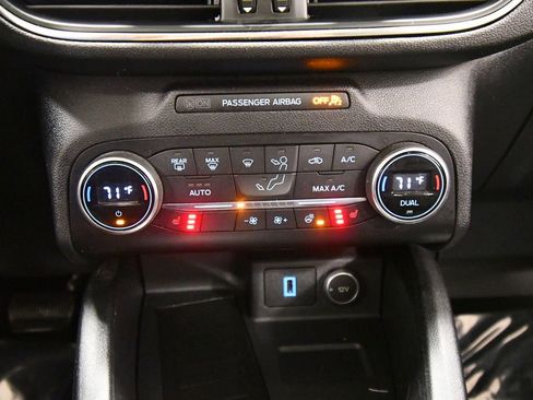 Used 2020 Ford Escape Titanium w/ Titanium Premium Package 2.0 AWD/4WD image 27