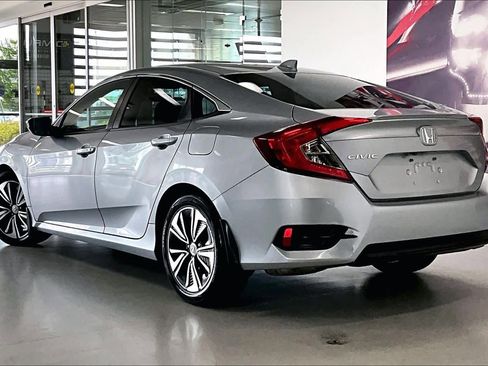 Used 2016 Honda Civic EX-T image 4