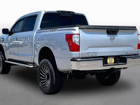 Used 2017 Nissan Titan SV AWD/4WD image 11