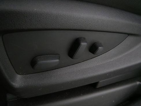 Used 2018 Chevrolet Silverado 1500 High Country image 19