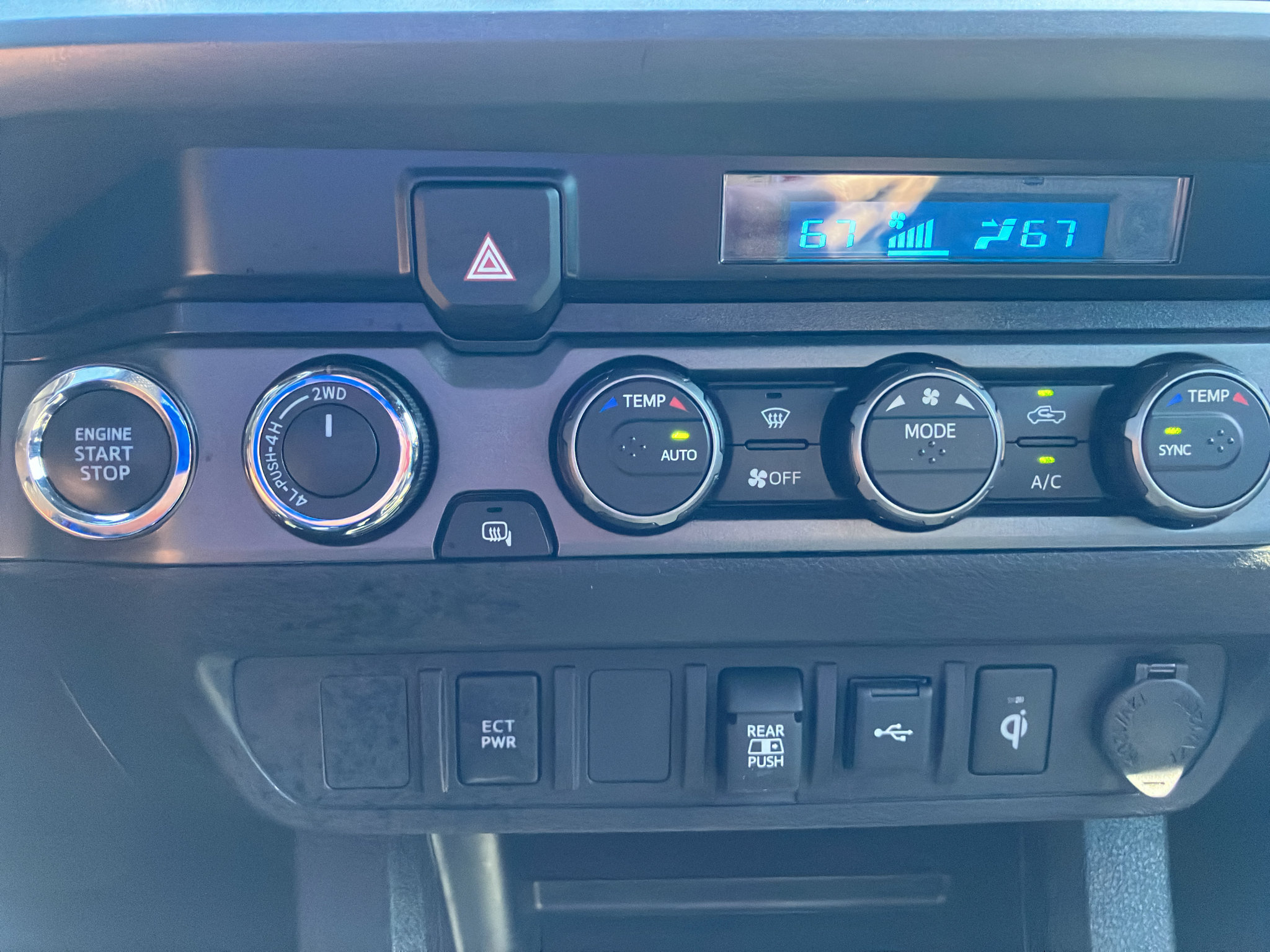 Used 2023 Toyota Tacoma TRD Off-Road w/ Black Out Package (TMS) AWD/4WD image 21
