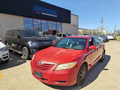Used 2009 Toyota Camry LE image 1