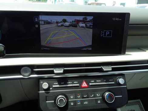 Used 2025 Hyundai Tucson SE FWD image 38