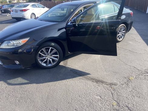 Used 2013 Lexus ES 300h w/ Luxury Pkg FWD image 27